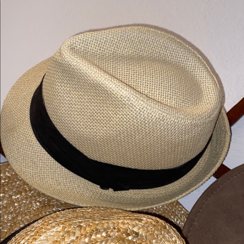 Fedora - Picture 2 of 4
